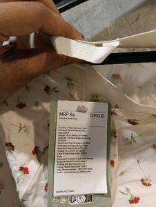 H&amp;M Floral Midi Skirt (sizeM/L)
