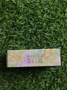 kajal eye shimmer - Bold Color 2.5