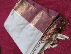 ✨Elegant Pure Banarasi Silk Saree – Maroon Border