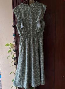 Beautiful green dress for casual or party