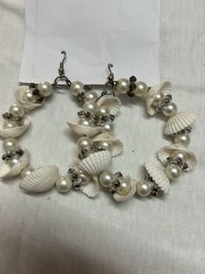 Seashell Pearl Hoop Earrings