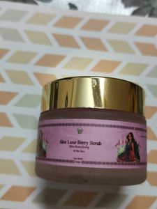 Aloe Luxe Berry Scrub - Skin Resurfacing