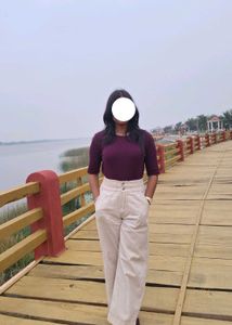 Stylish Women's beige loose/staight fit Tr
