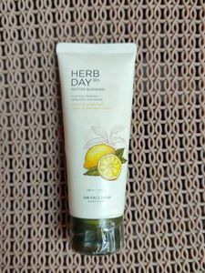 The Face Shop Herb Day Foaming Cleanser