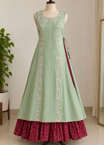 Sleeveless ethnic gown