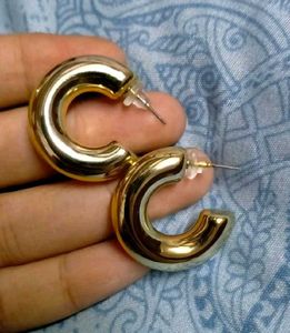 Chunky Gold black 🖤 Hoop Earrings two sets ..