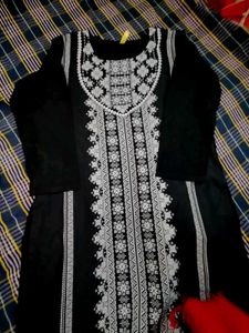 Black Embroidered Kurta