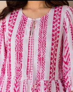 Chic Pink &amp; White Printed Tiered Dress