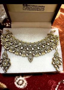Heavy Exquisite Kundan Necklace and Earring Set