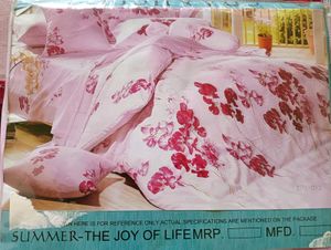 Bedsheet With Two Pillows