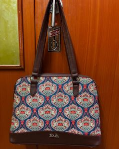 Zouk Handbag+allensollybag+pink wallet combo