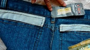 Brand New.........Vintage Jeans