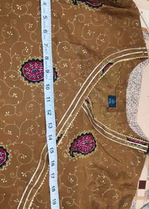 Elegant Paisley Print Ethnic Gown