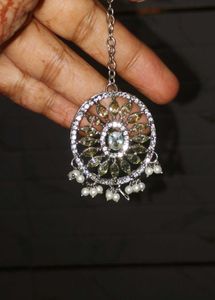 Exquisite Kundan Maang Tikka