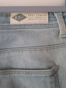 Lee Cooper Light Wash Jeans, size 28