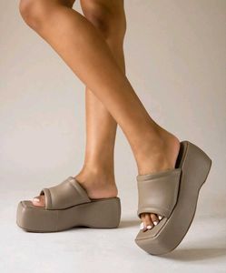 LITTLEBOX NEW Vintage Vibe City Girl Mocha