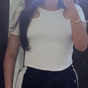 🤍Zara Ribbed Cutout Top