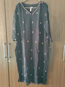 Amydus Black Embroidered Plus Size Kurti