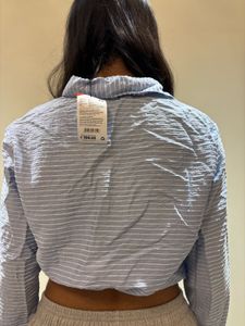 Chic Textured Blue Cropped Shirt