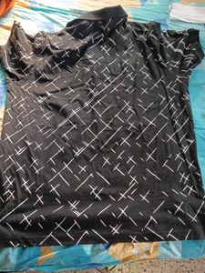Black t shirt