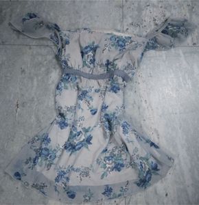 vintage off-Shoulder top