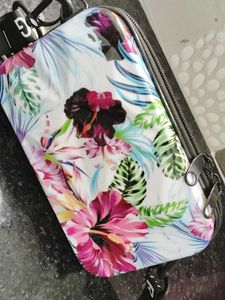 Aesthetic Clutches 🥰