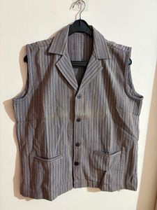women's sleeveless jacket