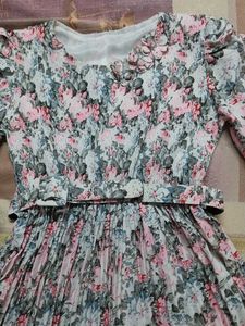 Chic Floral Pleated Midi Dress