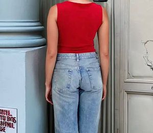 Chic Red Square Neck Crop Top