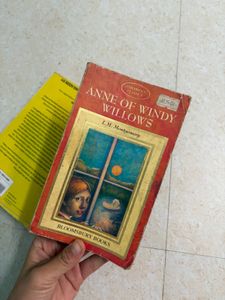 Used Books Bundle ( in a good condition )