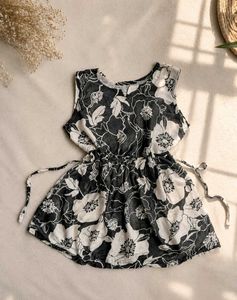 Floral Print Sleeveless short kurti