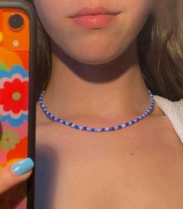 beaded necklace (1 piece)
