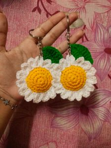 crochet sunflower and daisy keychain ✨