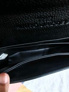 smart sling bag in black
