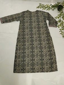 Elegant Printed Kurta Set with Dupatta🤍🌼✨