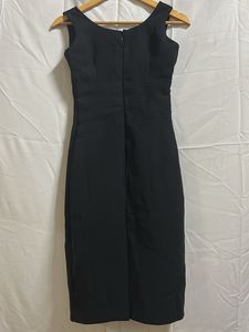 Classic Black Sleeveless Sheath Dress