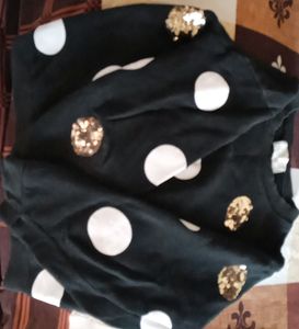 Women Black Full Sleeves Top For Winters!