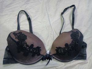 Lace 💛Trimmed Padded Bra