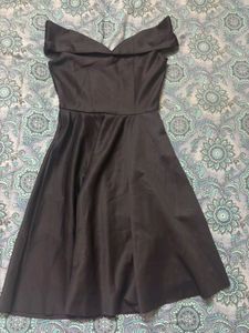 Chic Black Off-Shoulder Dress
