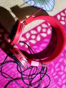 Red Headphone
