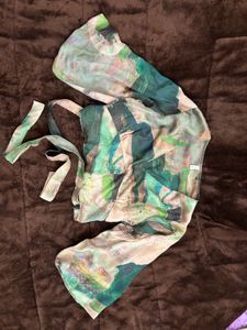 Abstract Print Flowy Top