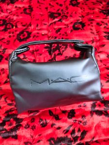 MAC Travel Pouch
