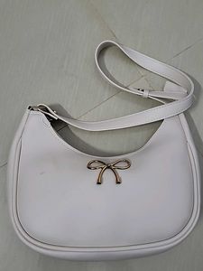 Chic Black &amp; Cream Handbags Set