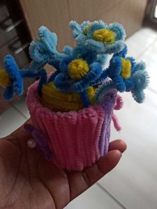 pipe cleaner flower show piece