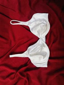 🇳🇿💫🎀Classic White Satin Bra