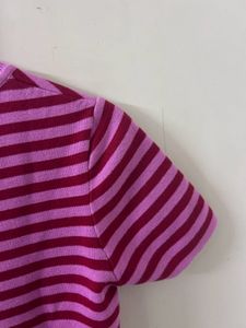 Striped crop Tee Size 34-36