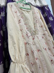 Elegant Floral Ethnic Gown