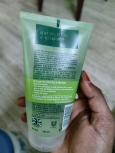 Simple Refreshing Face Wash