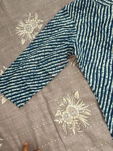 Blue &amp; White Striped short Cotton Kurta