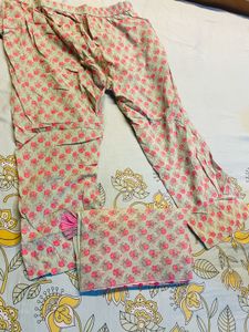 Fits to XXL Beautiful Floral Print Kurta Set